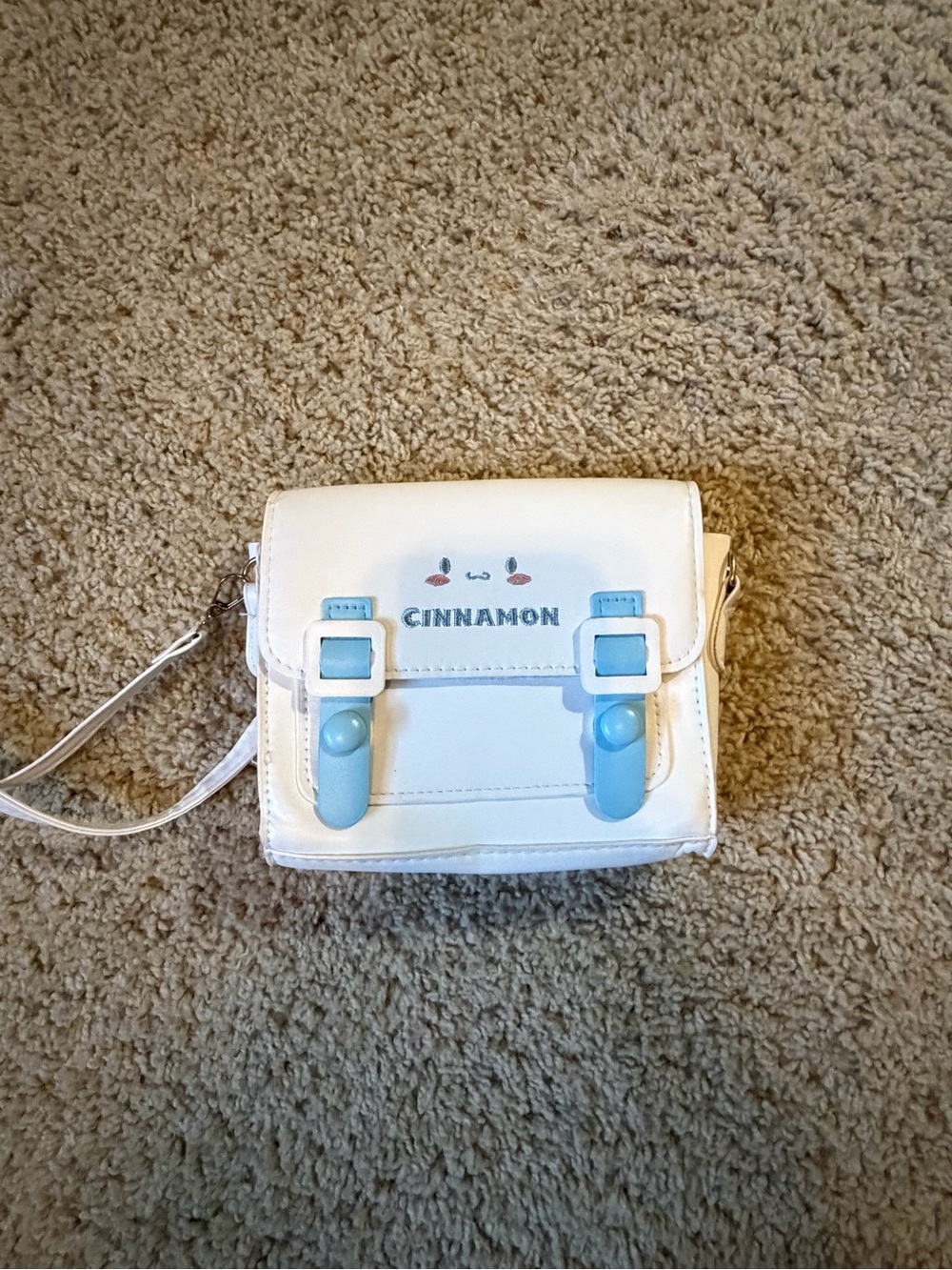 Small Cinnamoroll Crossbody Bag with Light Blue Accents